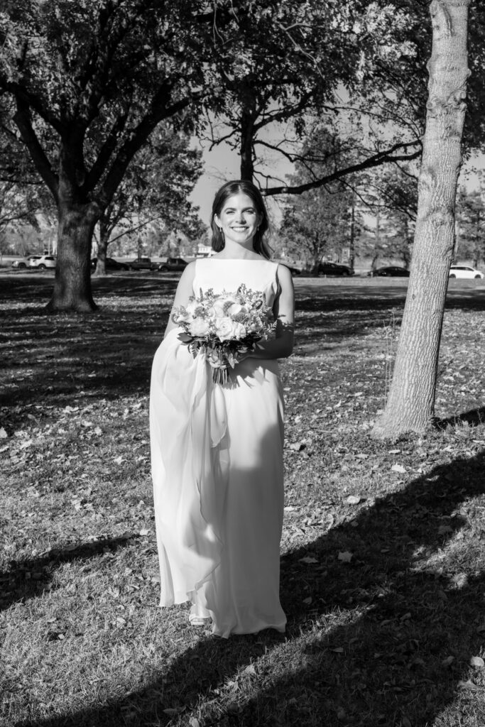 St Louis Forest Park Grand Basin fall wedding photo