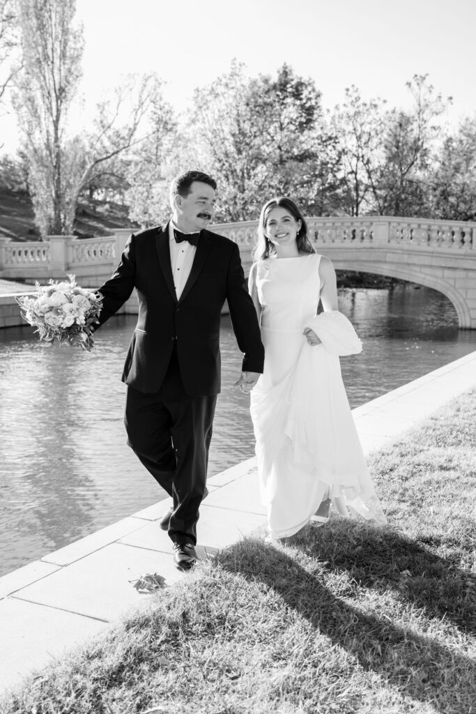 St Louis Forest Park Grand Basin fall wedding photo