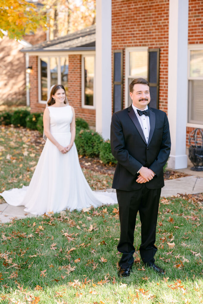 bride and groom first look pictures st louis wedding