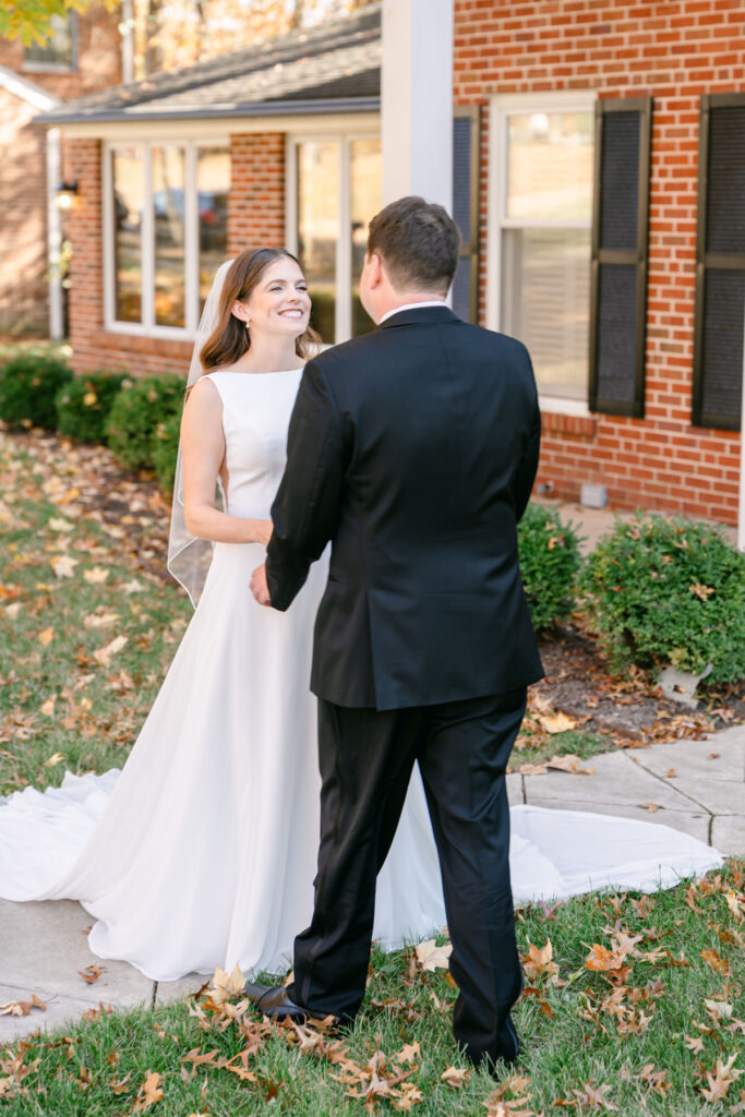 bride and groom first look pictures st louis wedding