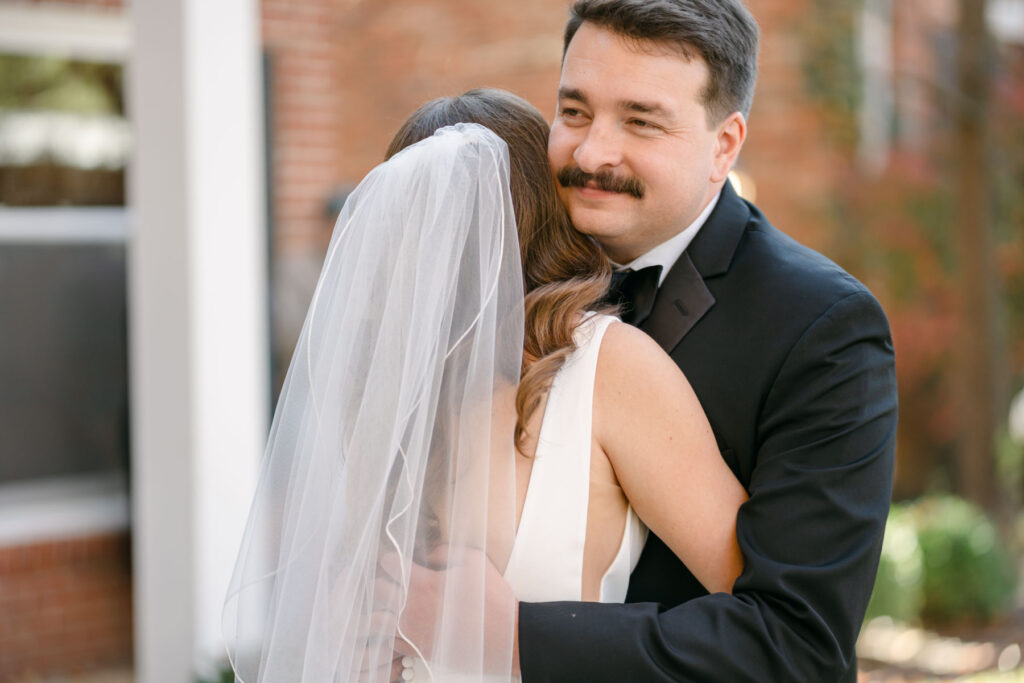 bride and groom first look pictures st louis wedding