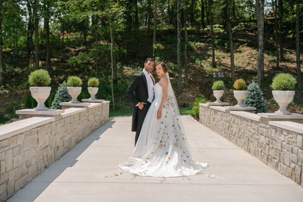 knotting hills wedding couple